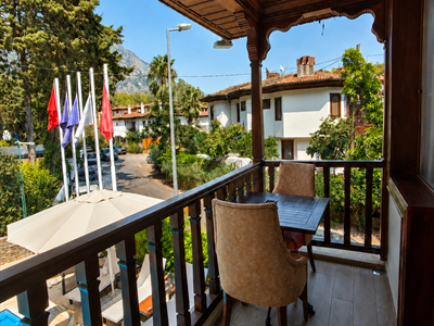 Standart Doğa Manzaralı Balkonlu