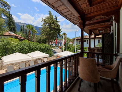 Standart Doğa Manzaralı Balkonlu