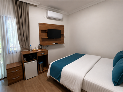 Standart Doğa Manzaralı Balkonlu